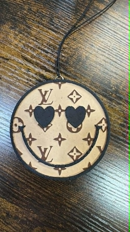 LV Smiley (SG)